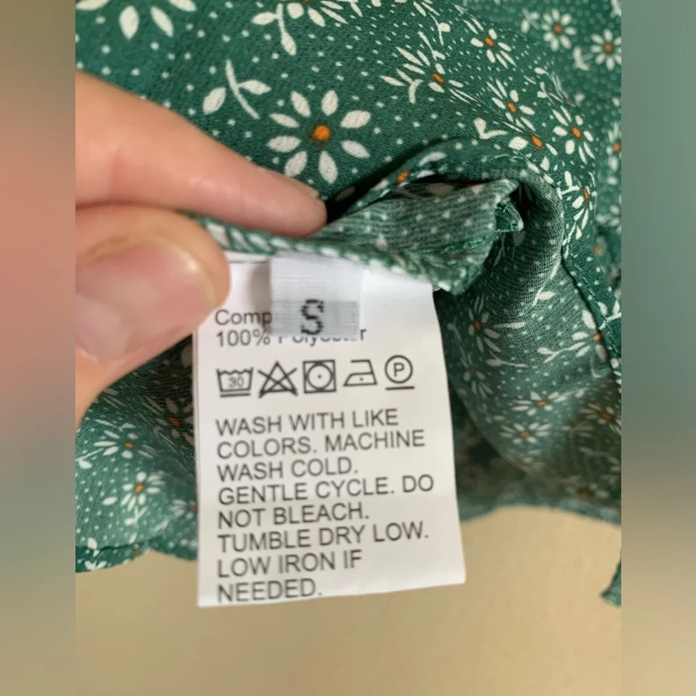 Floral Front Tie Top 🌴 - Picture 6 of 6